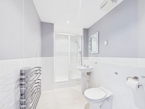 En-suite- click for photo gallery